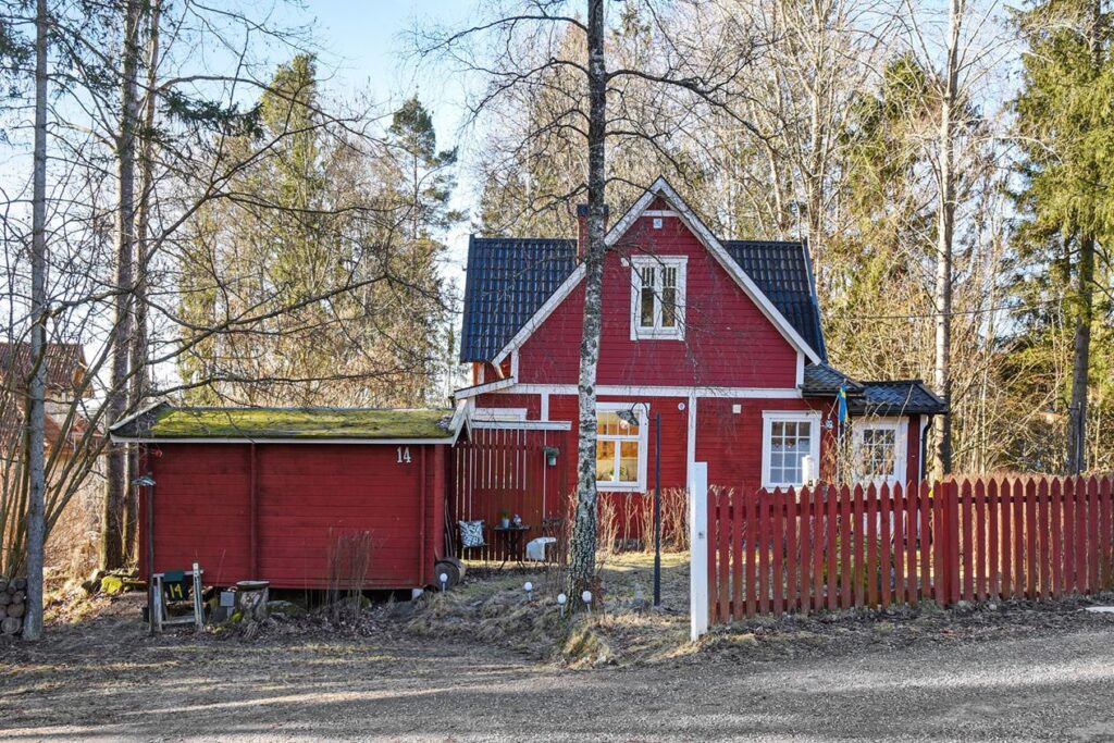 Fasadmålning 2 planshus. Åkersberga Tråsätrra Österåker