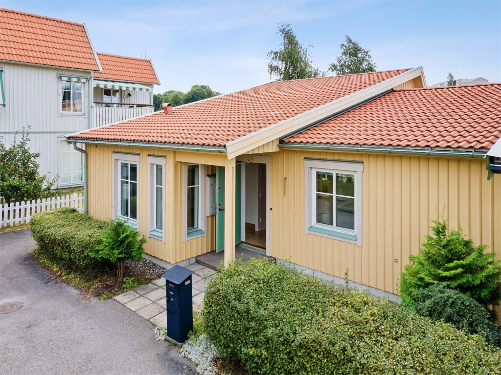 Fasadrenovering sommarstuga. Uppsala Ekeby
